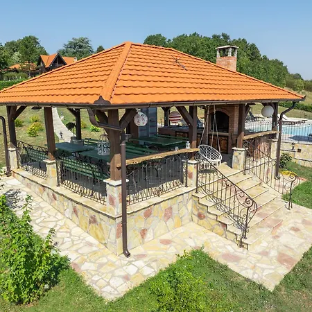 Ferienpark Ozoni & 4*